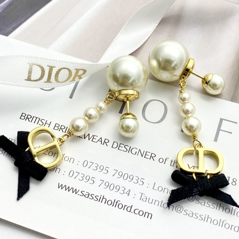 chr1st1an D10r earrings